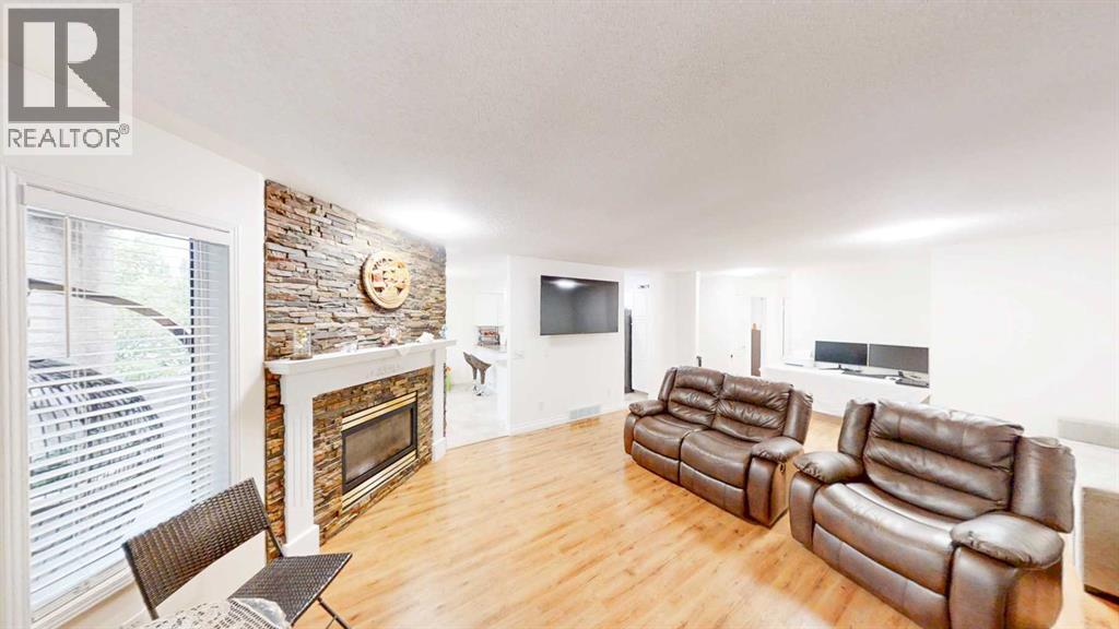 305 Sierra Morena Green SW, Calgary, Alberta