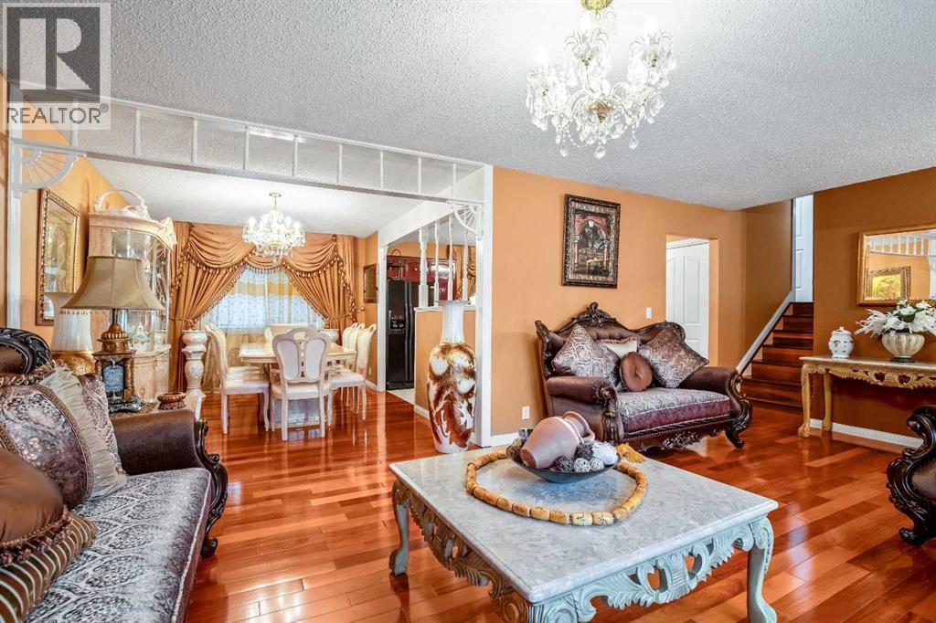 Single Family House 4 Level for Sale in  Whitestone Crescent NE Whitehorn Calgary 