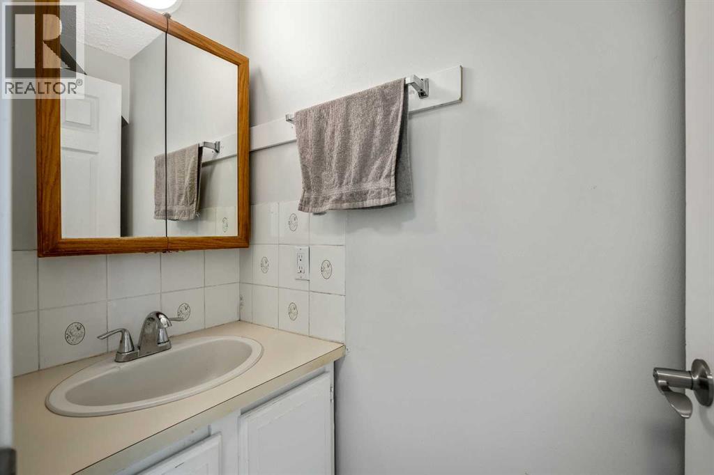 Single Family House 4 Level for Sale in  Whitestone Crescent NE Whitehorn Calgary 