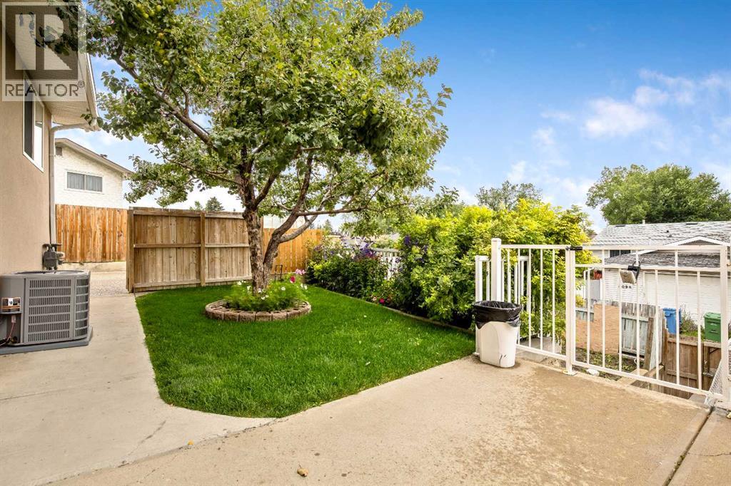 Single Family House 4 Level for Sale in  Whitestone Crescent NE Whitehorn Calgary 