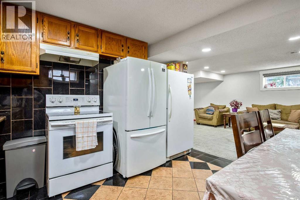 Single Family House 4 Level for Sale in  Whitestone Crescent NE Whitehorn Calgary 