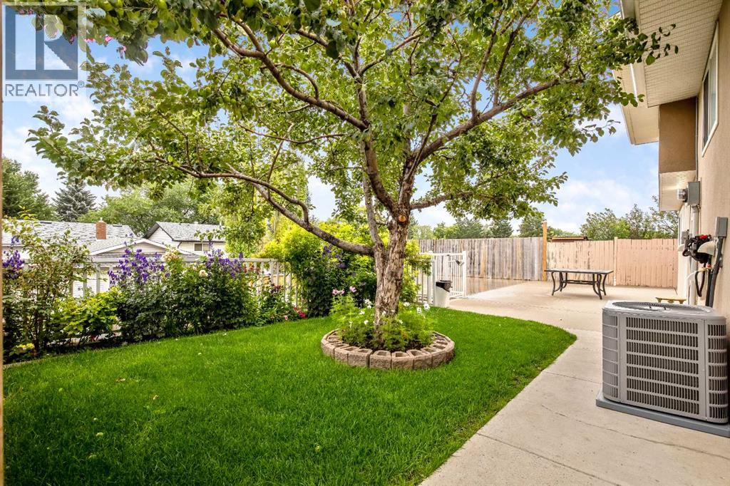Single Family House 4 Level for Sale in  Whitestone Crescent NE Whitehorn Calgary 