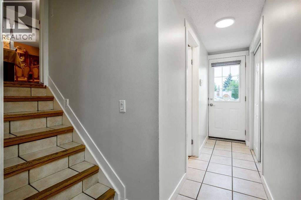 Single Family House 4 Level for Sale in  Whitestone Crescent NE Whitehorn Calgary 