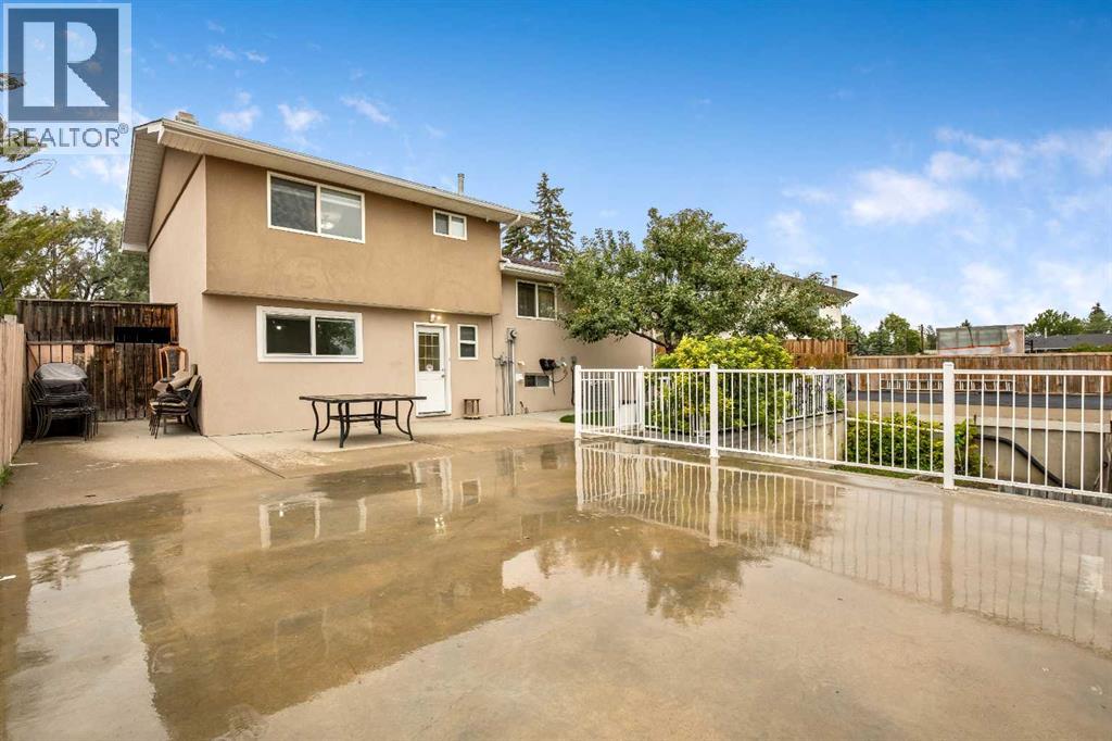 Single Family House 4 Level for Sale in  Whitestone Crescent NE Whitehorn Calgary 