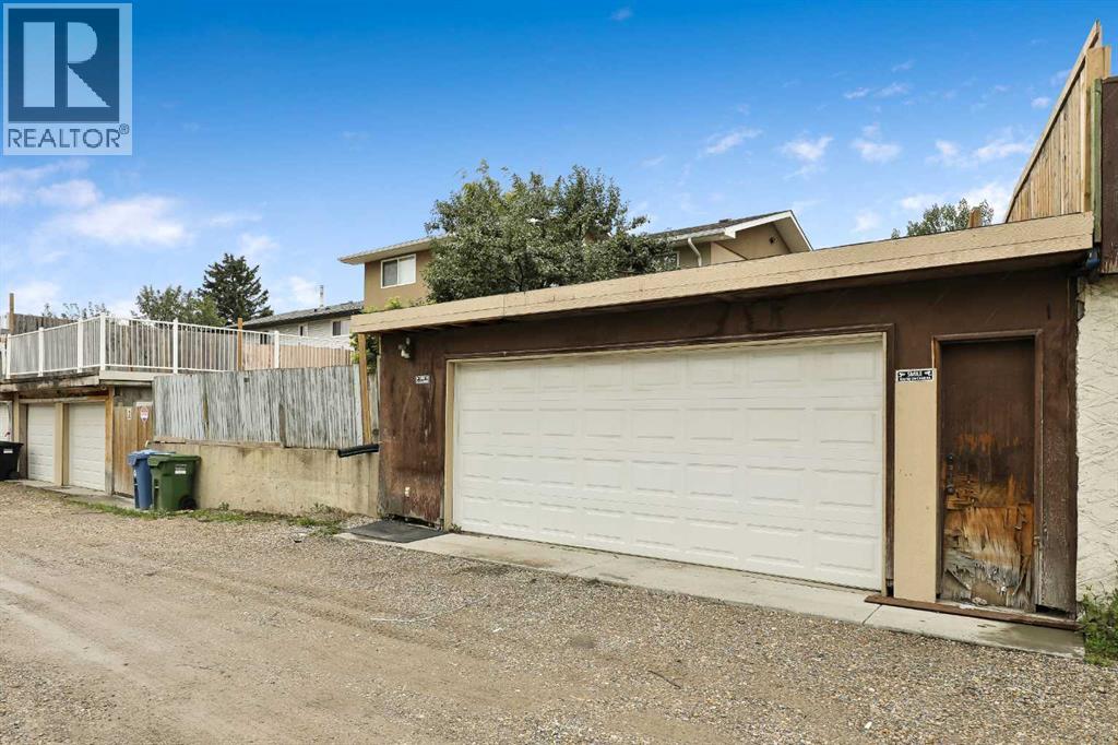 Single Family House 4 Level for Sale in  Whitestone Crescent NE Whitehorn Calgary 
