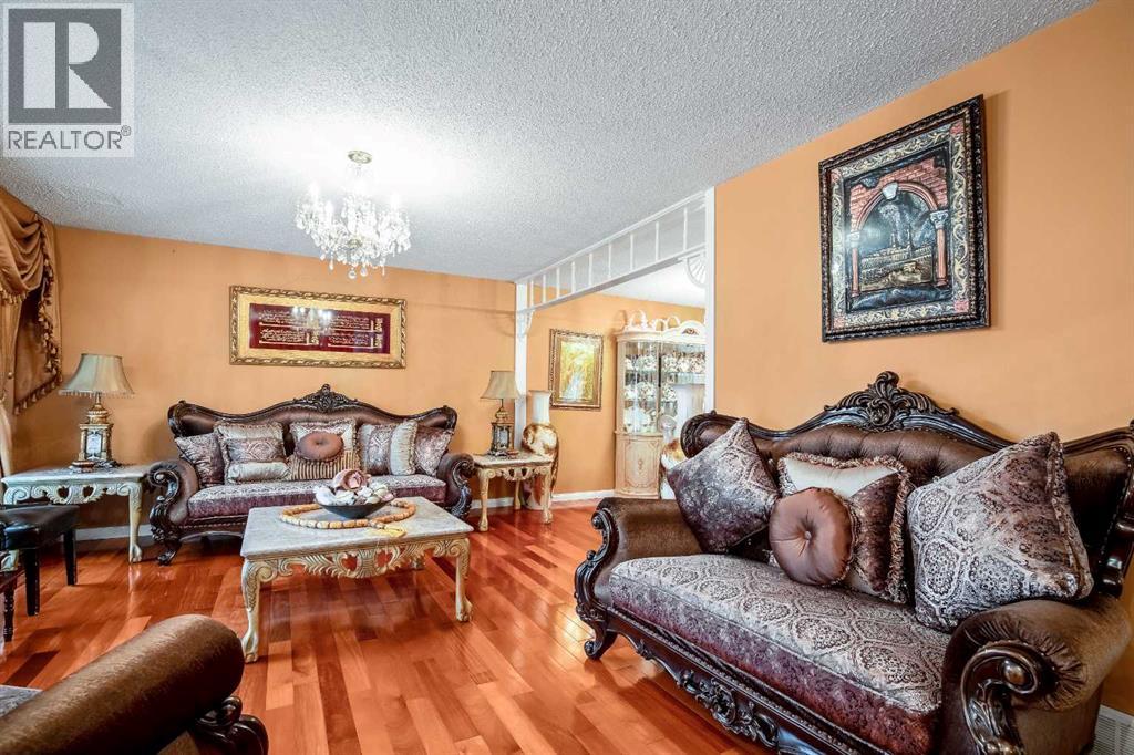 Single Family House 4 Level for Sale in  Whitestone Crescent NE Whitehorn Calgary 