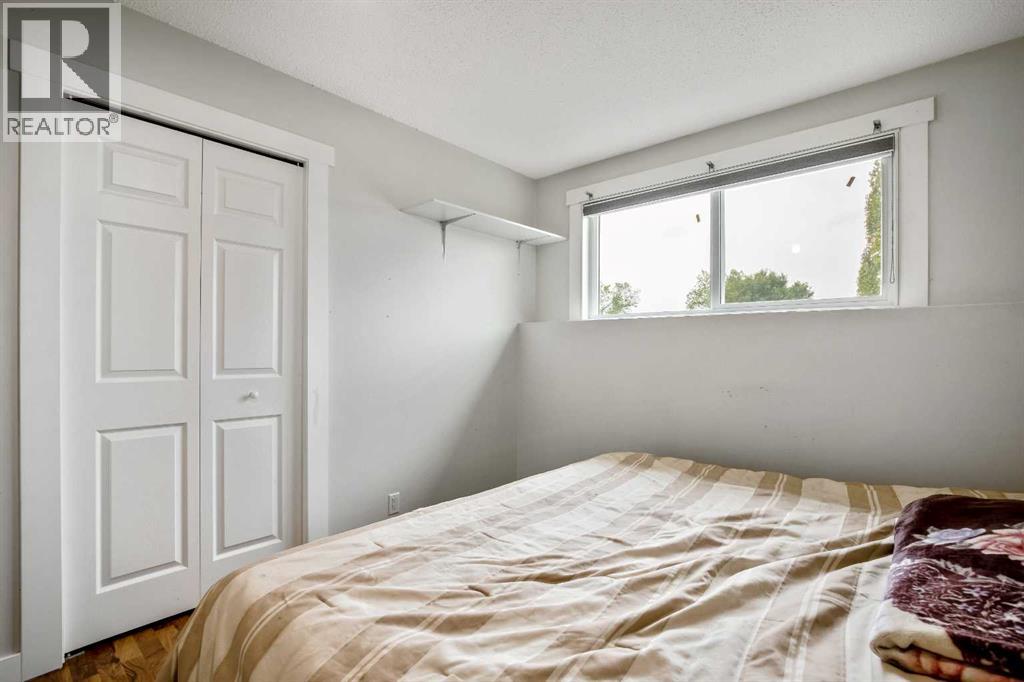 Single Family House 4 Level for Sale in  Whitestone Crescent NE Whitehorn Calgary 