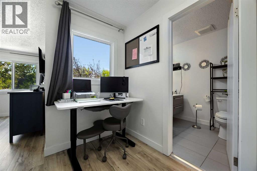4, 228 Theodore Place NW, Calgary, Alberta