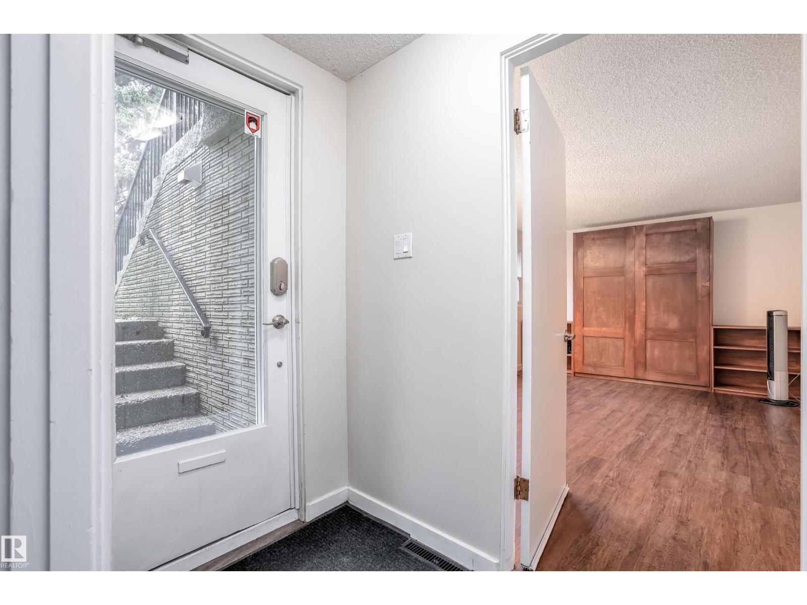Photo 35 of 10015 97 Av Nw, Edmonton AB