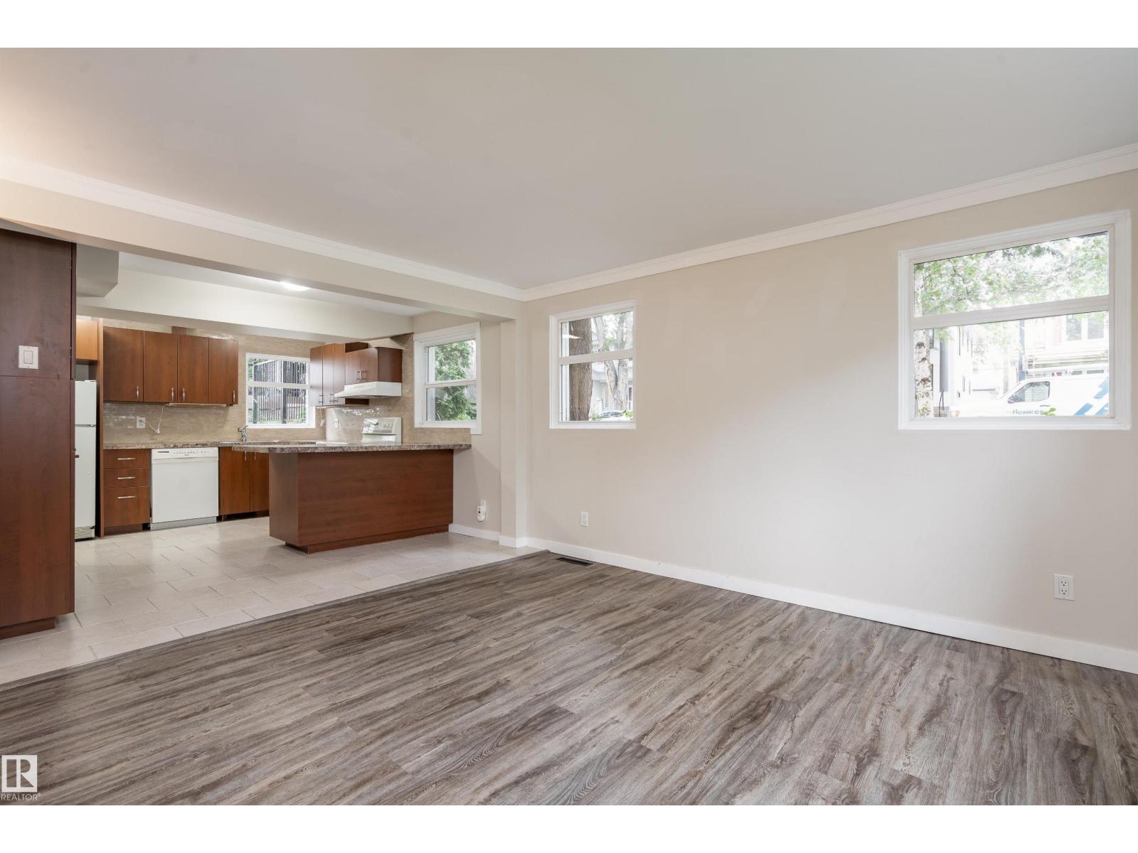 Photo 39 of 10015 97 Av Nw, Edmonton AB