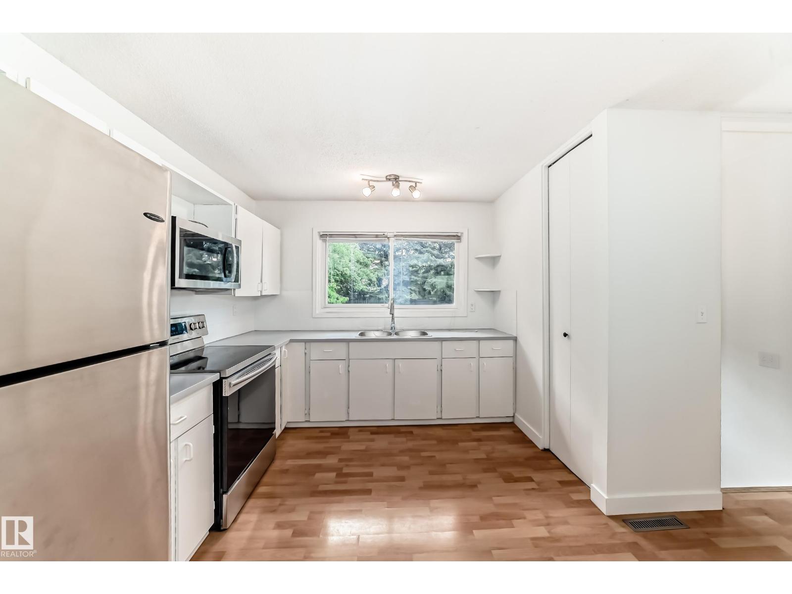 Photo 30 of 694 Cottonwood Av, Sherwood Park AB