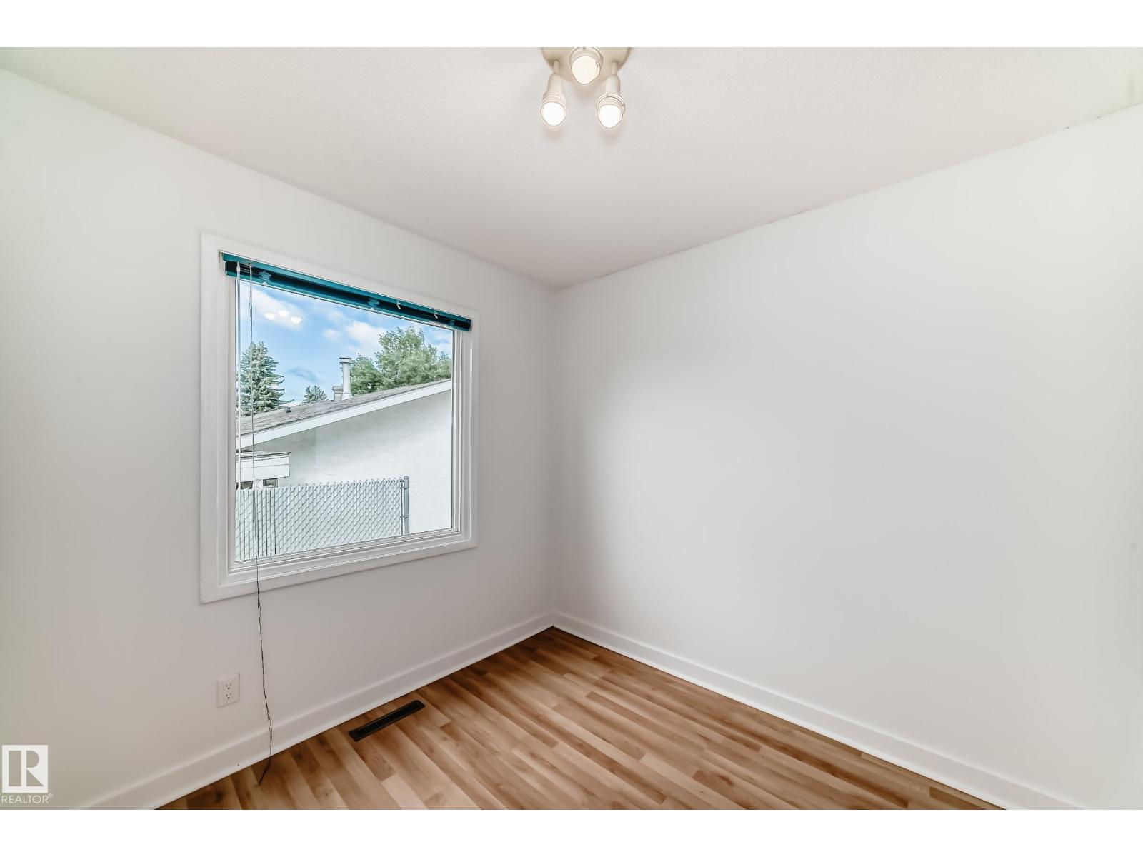 Photo 28 of 694 Cottonwood Av, Sherwood Park AB