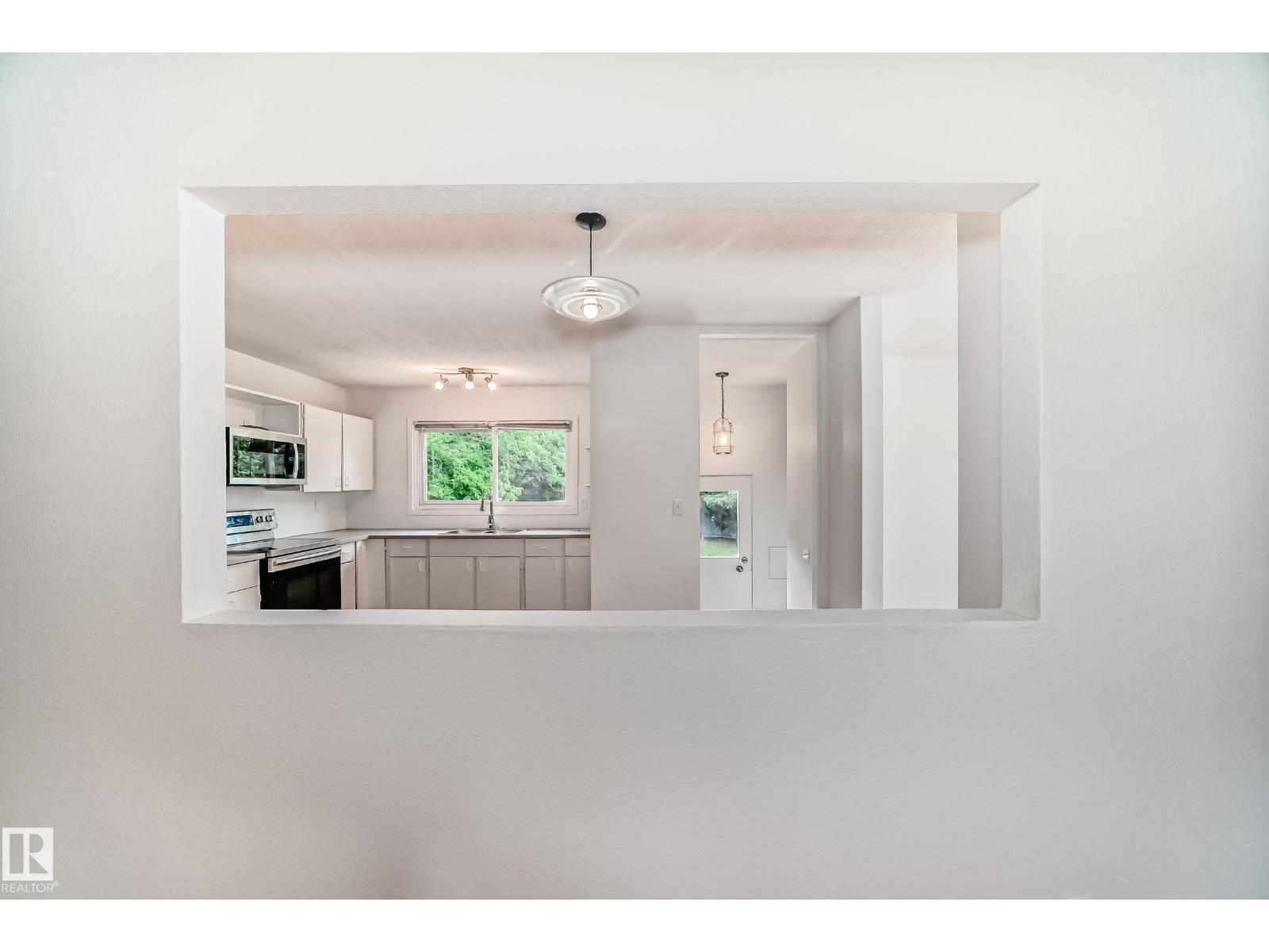 Photo 27 of 694 Cottonwood Av, Sherwood Park AB
