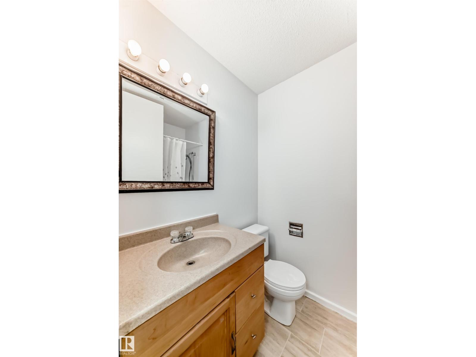 Photo 8 of 694 Cottonwood Av, Sherwood Park AB