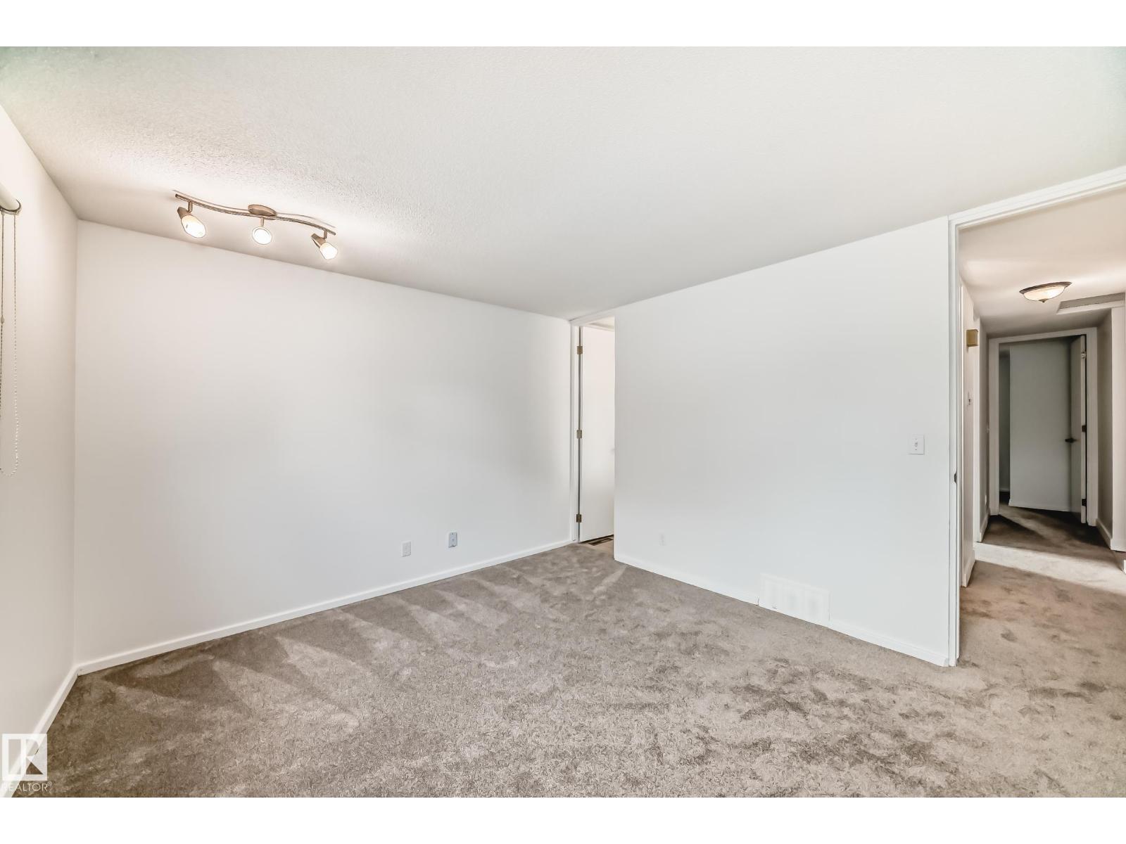 Photo 12 of 694 Cottonwood Av, Sherwood Park AB