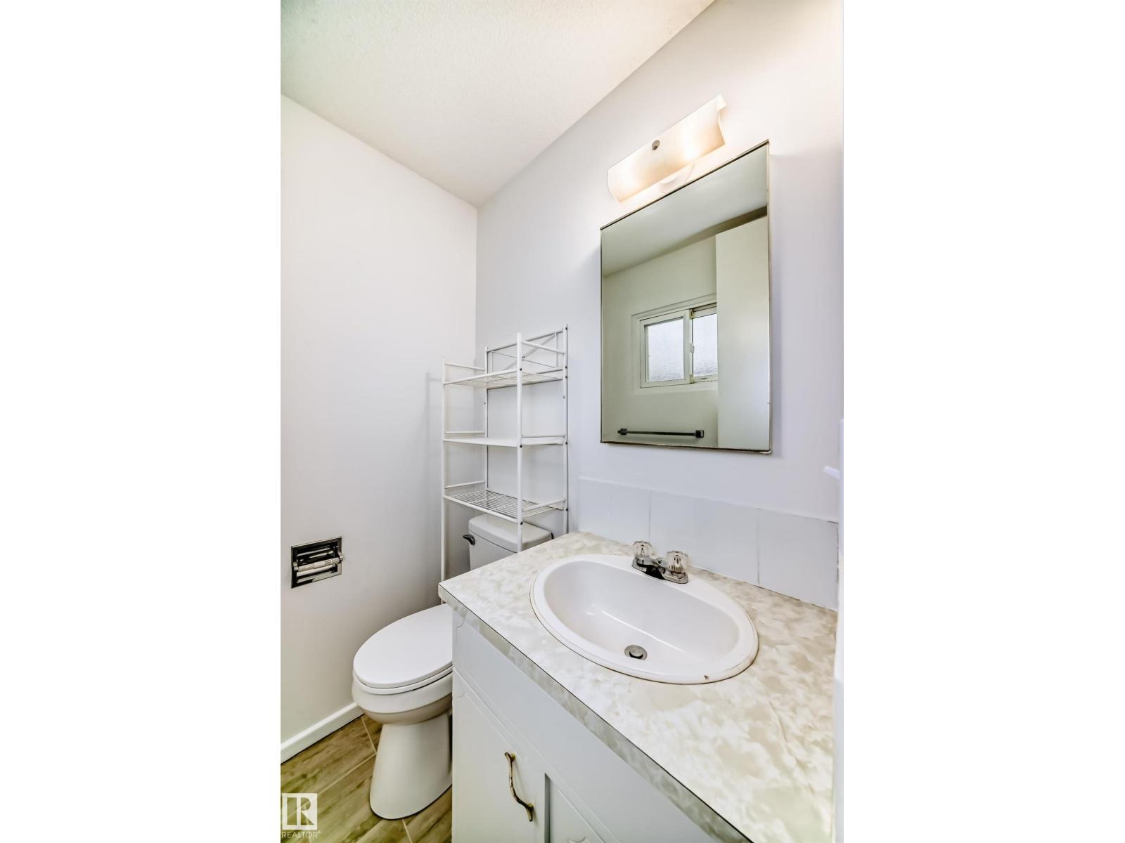 Photo 13 of 694 Cottonwood Av, Sherwood Park AB