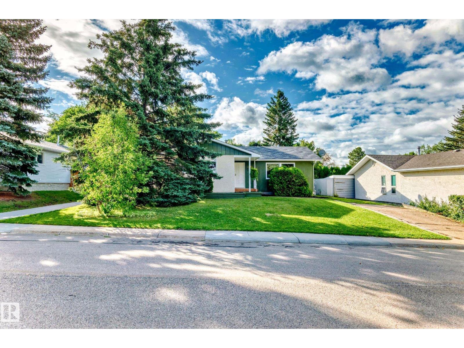 Photo 35 of 694 Cottonwood Av, Sherwood Park AB