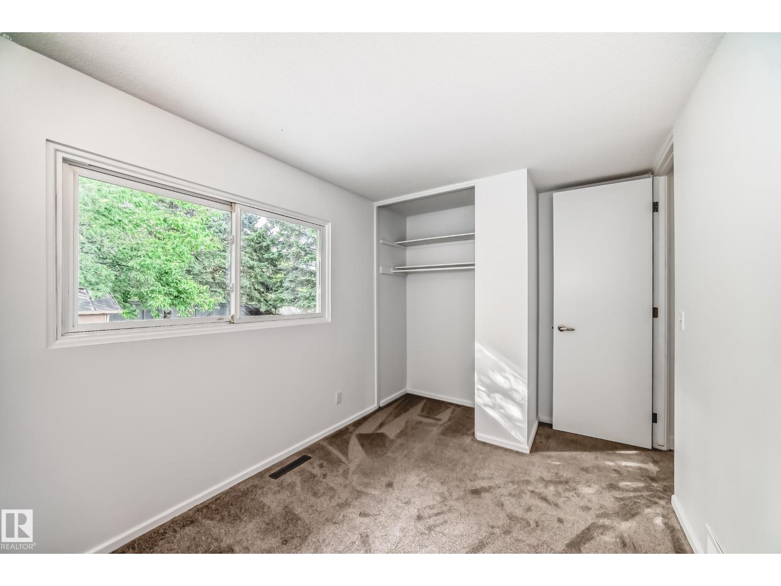 Photo 6 of 694 Cottonwood Av, Sherwood Park AB