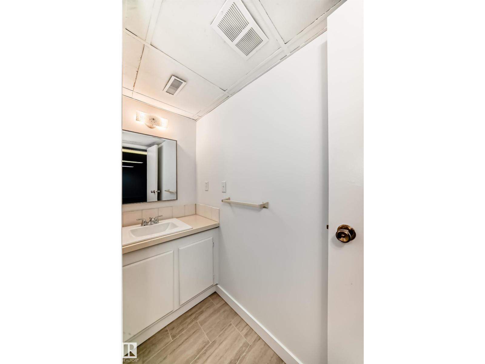 Photo 43 of 694 Cottonwood Av, Sherwood Park AB