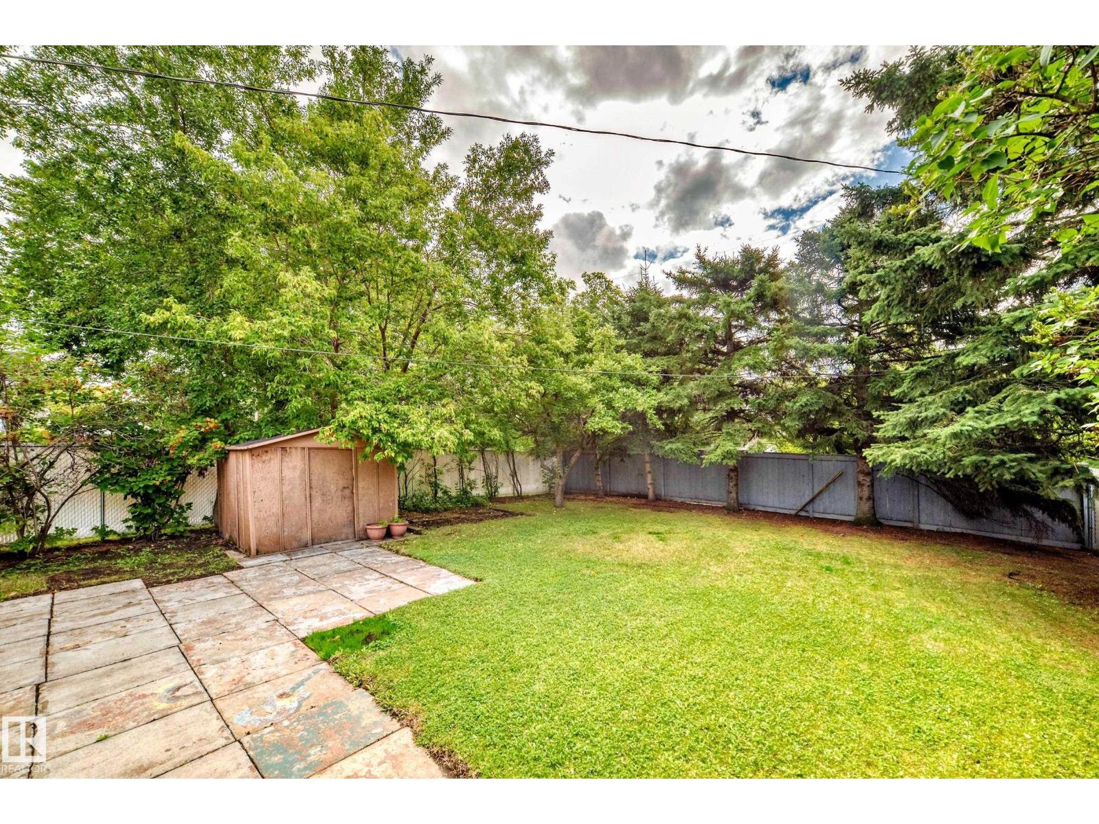 Photo 17 of 694 Cottonwood Av, Sherwood Park AB