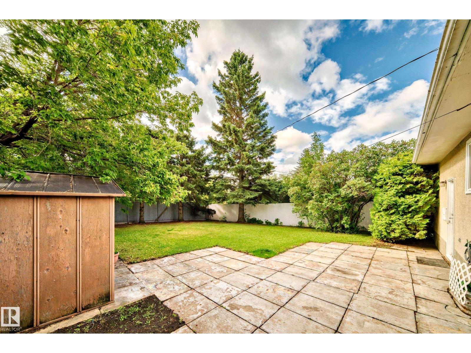 Photo 18 of 694 Cottonwood Av, Sherwood Park AB
