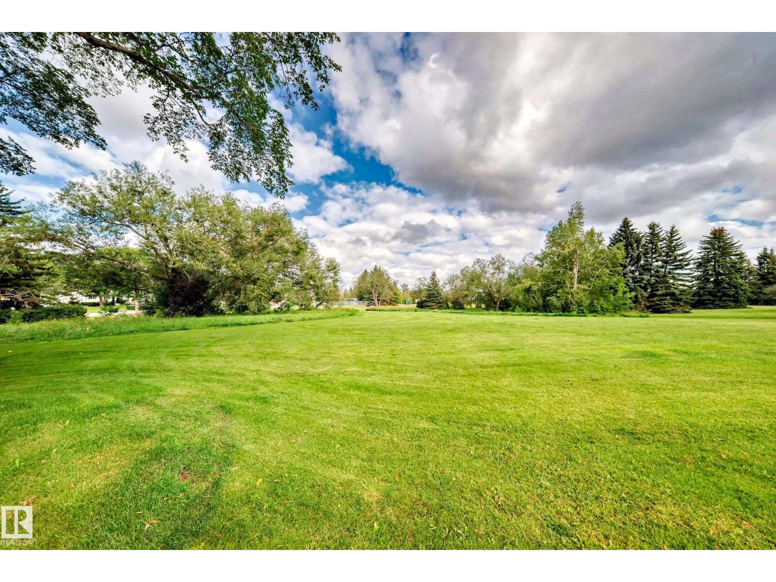 Photo 31 of 694 Cottonwood Av, Sherwood Park AB