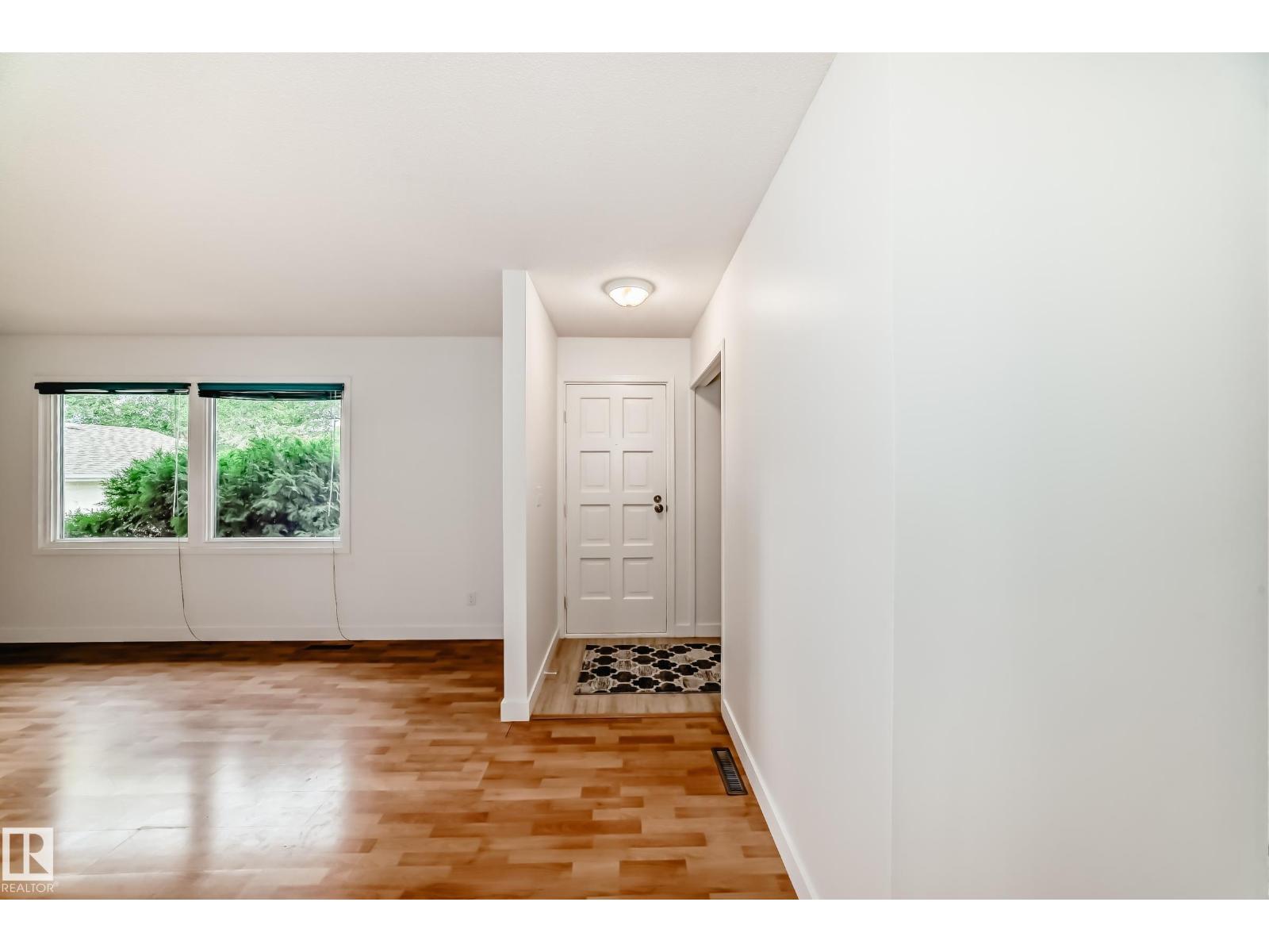 Photo 7 of 694 Cottonwood Av, Sherwood Park AB