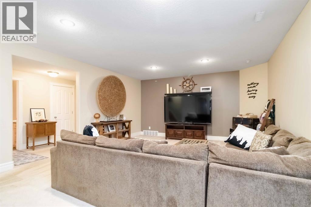 Photo 23 of 136 Maple Leaf Lane, Fort Mcmurray AB