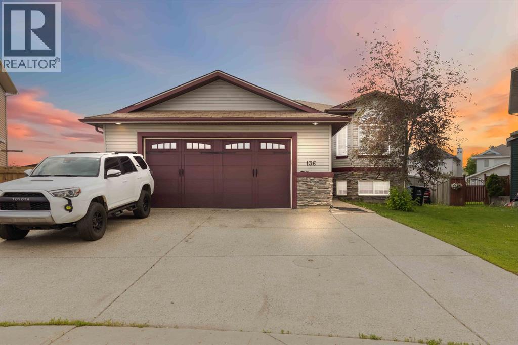 Photo 1 of 136 Maple Leaf Lane, Fort Mcmurray AB