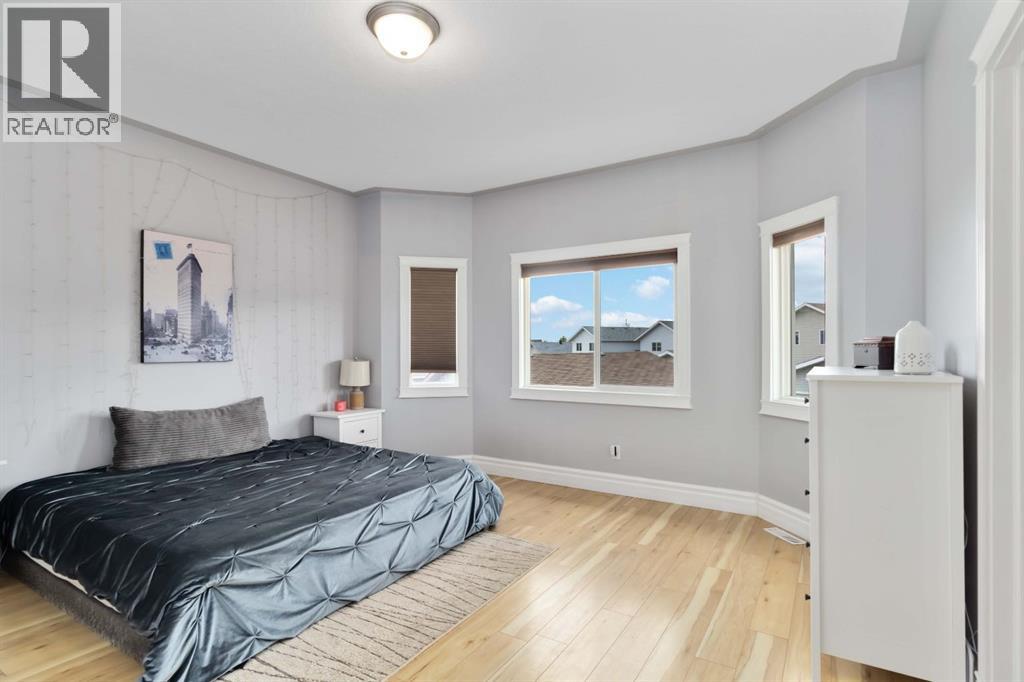 Photo 12 of 136 Maple Leaf Lane, Fort Mcmurray AB