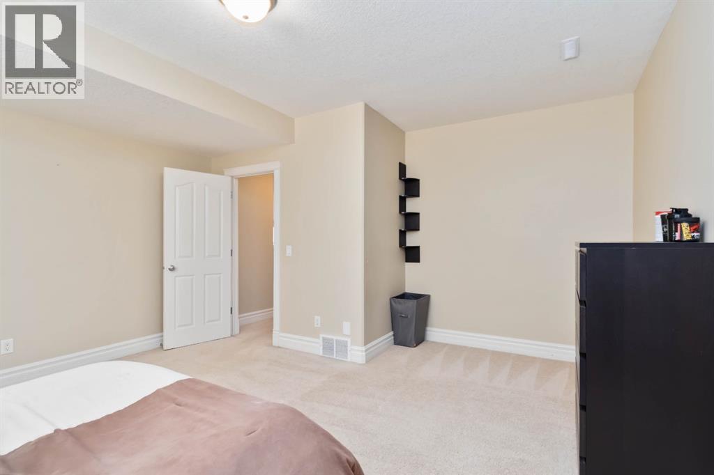 Photo 27 of 136 Maple Leaf Lane, Fort Mcmurray AB