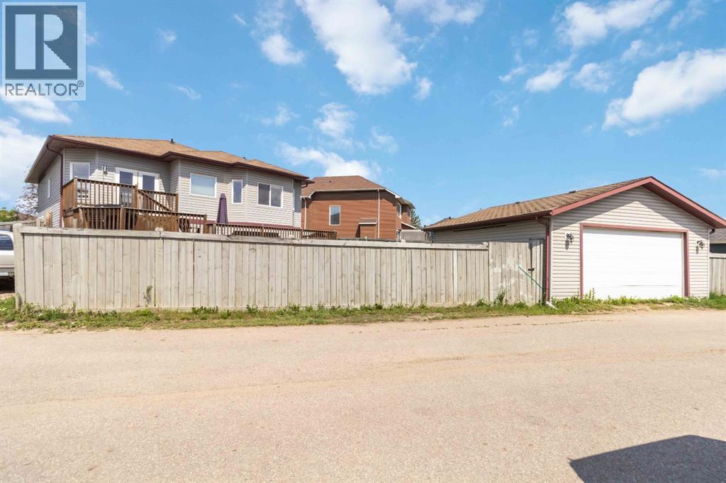 Photo 35 of 136 Maple Leaf Lane, Fort Mcmurray AB