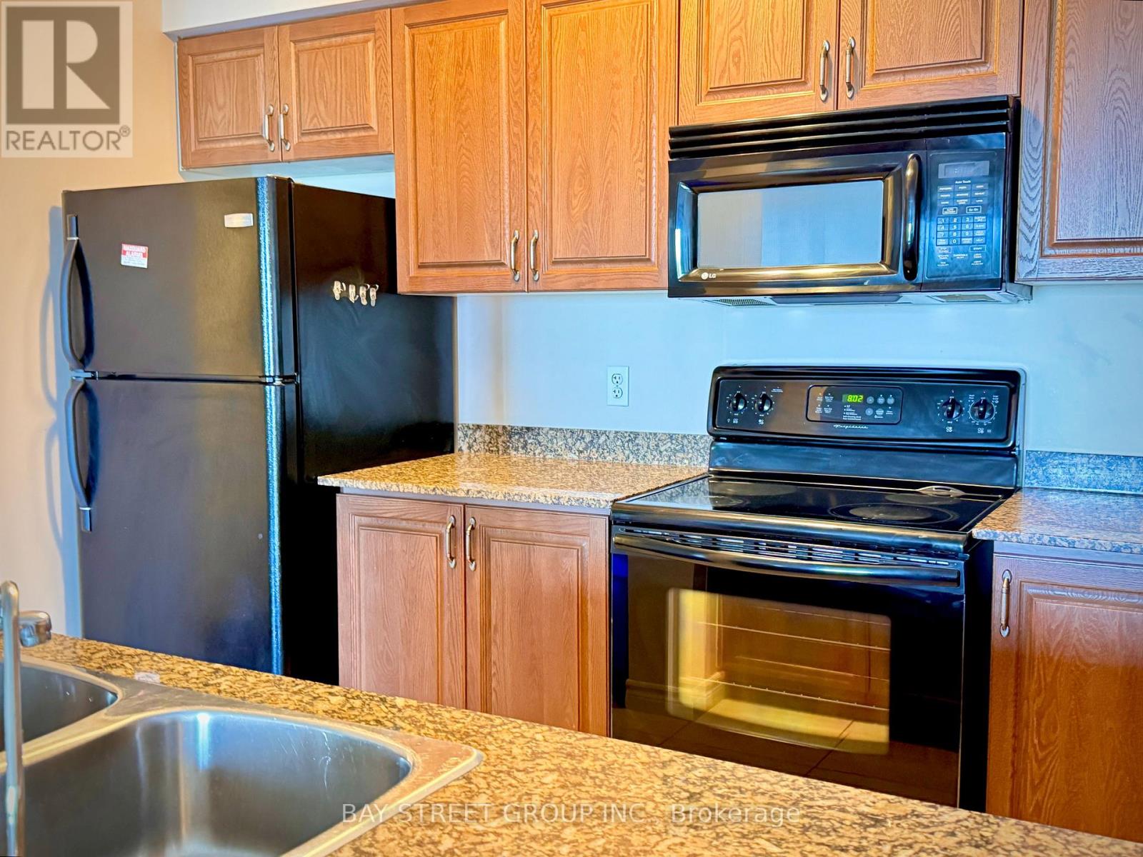 Photo 8 of 601 47 Caroline Street N, Hamilton ON