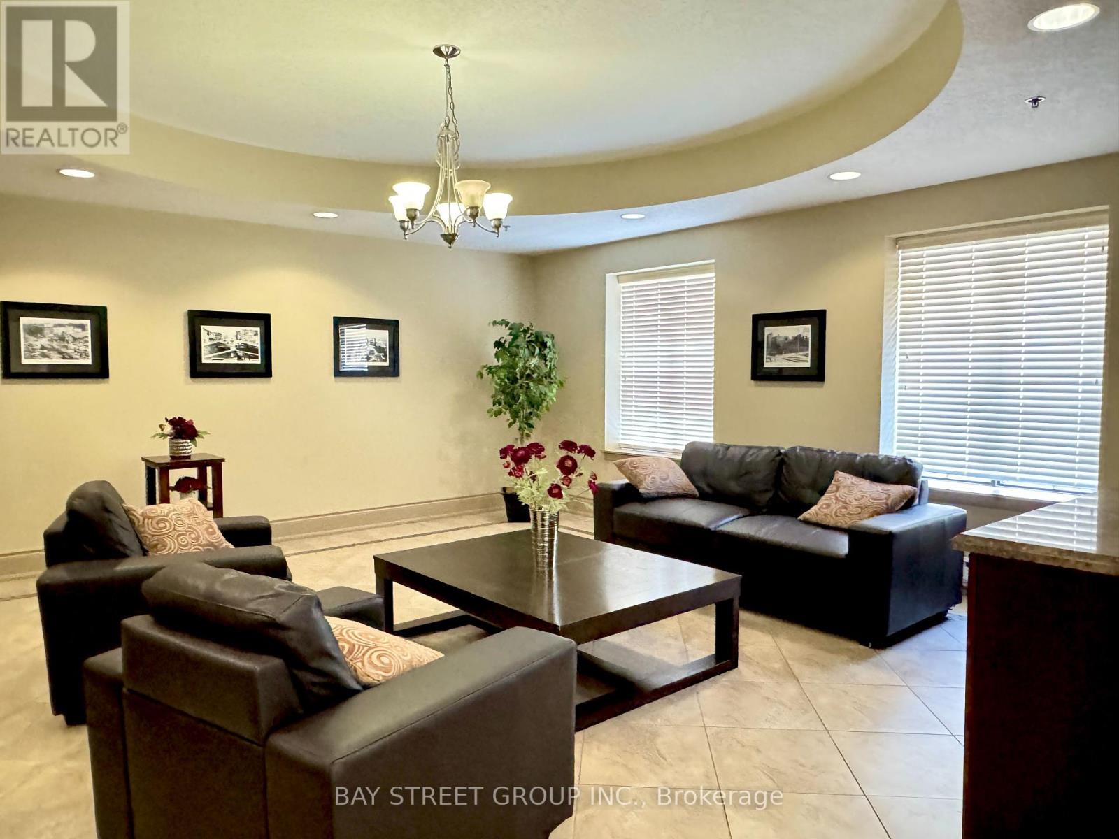 Photo 3 of 601 47 Caroline Street N, Hamilton ON