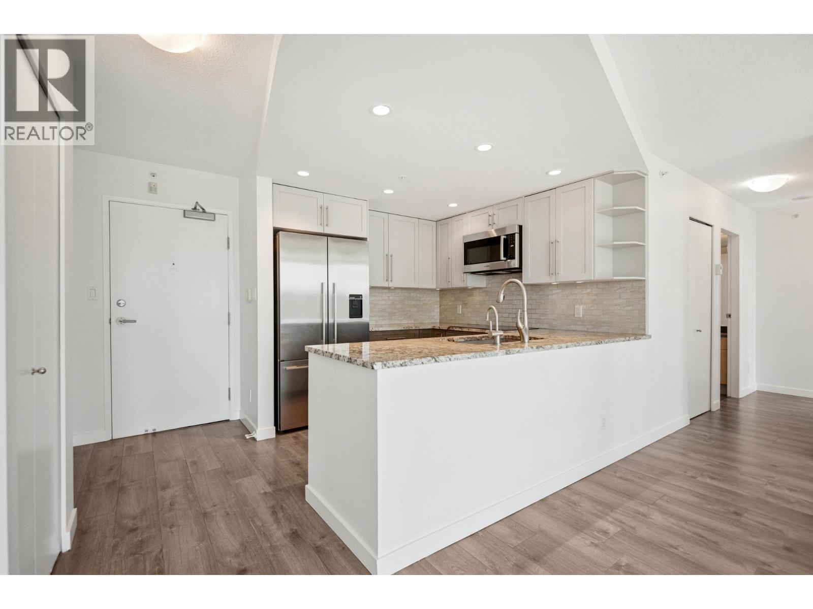 Photo 10 of 1606 1009 Expo Boulevard, Vancouver BC