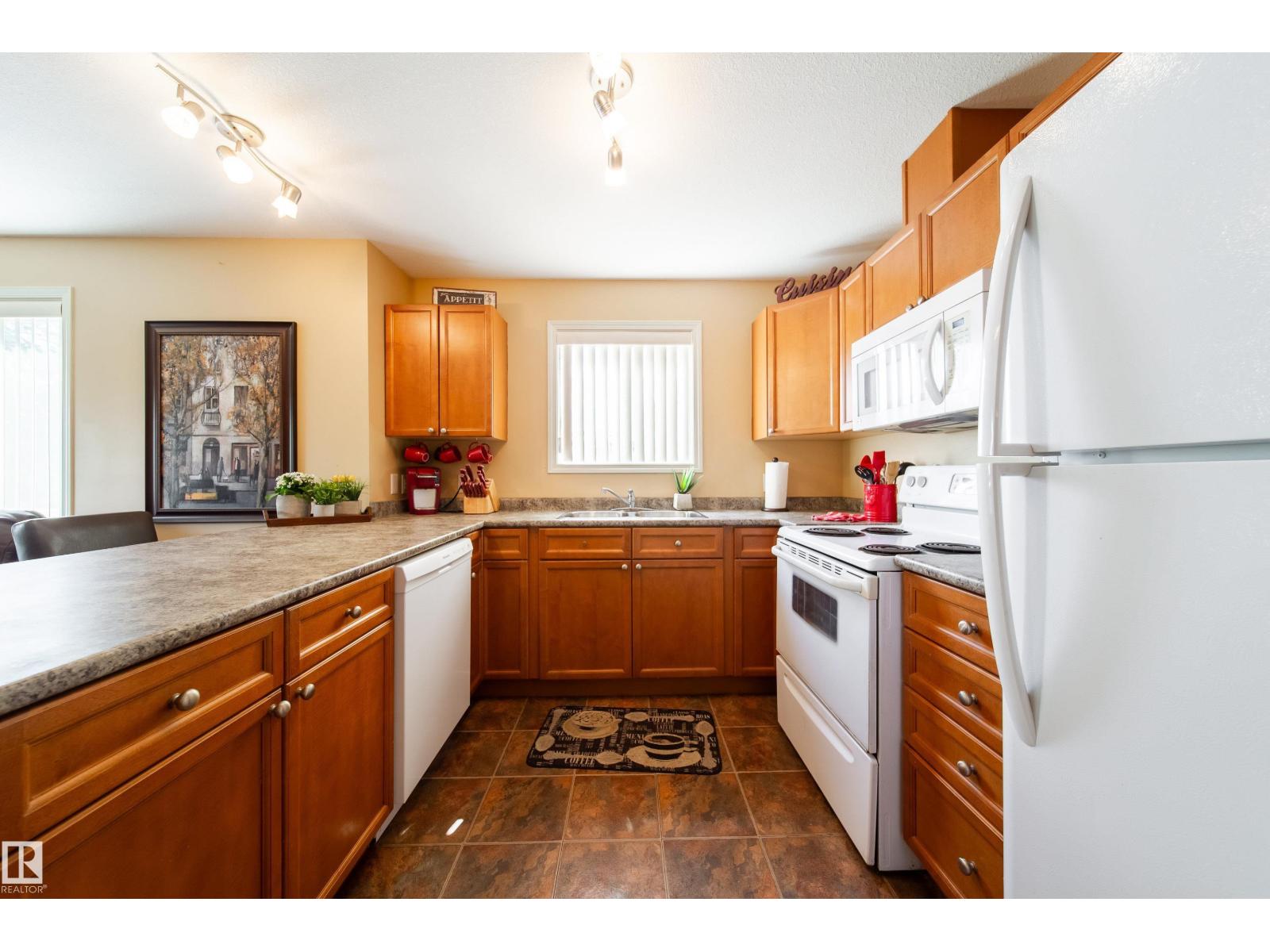 Photo 11 of 302 4903 47 Av, Stony Plain AB
