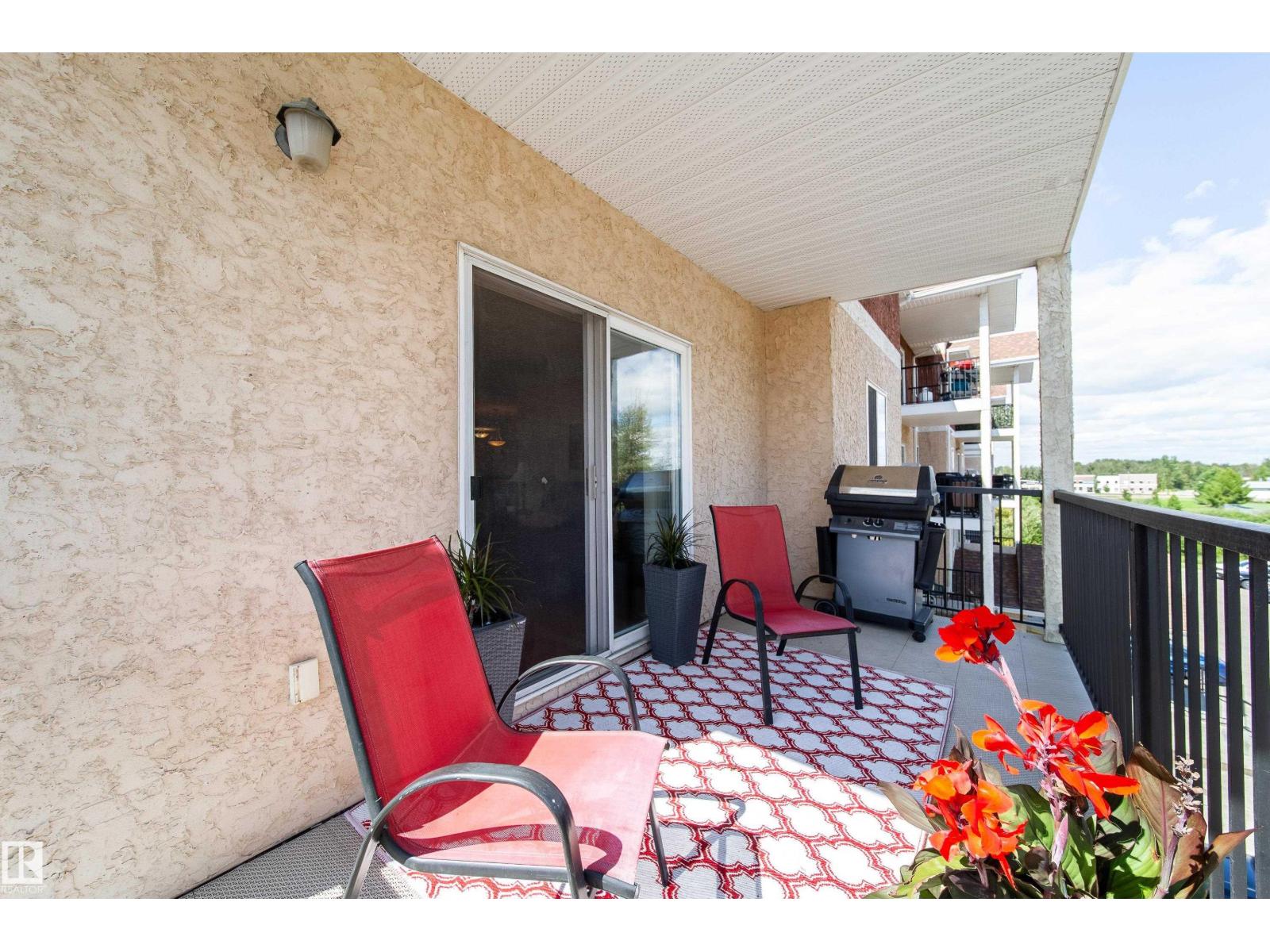 Photo 3 of 302 4903 47 Av, Stony Plain AB