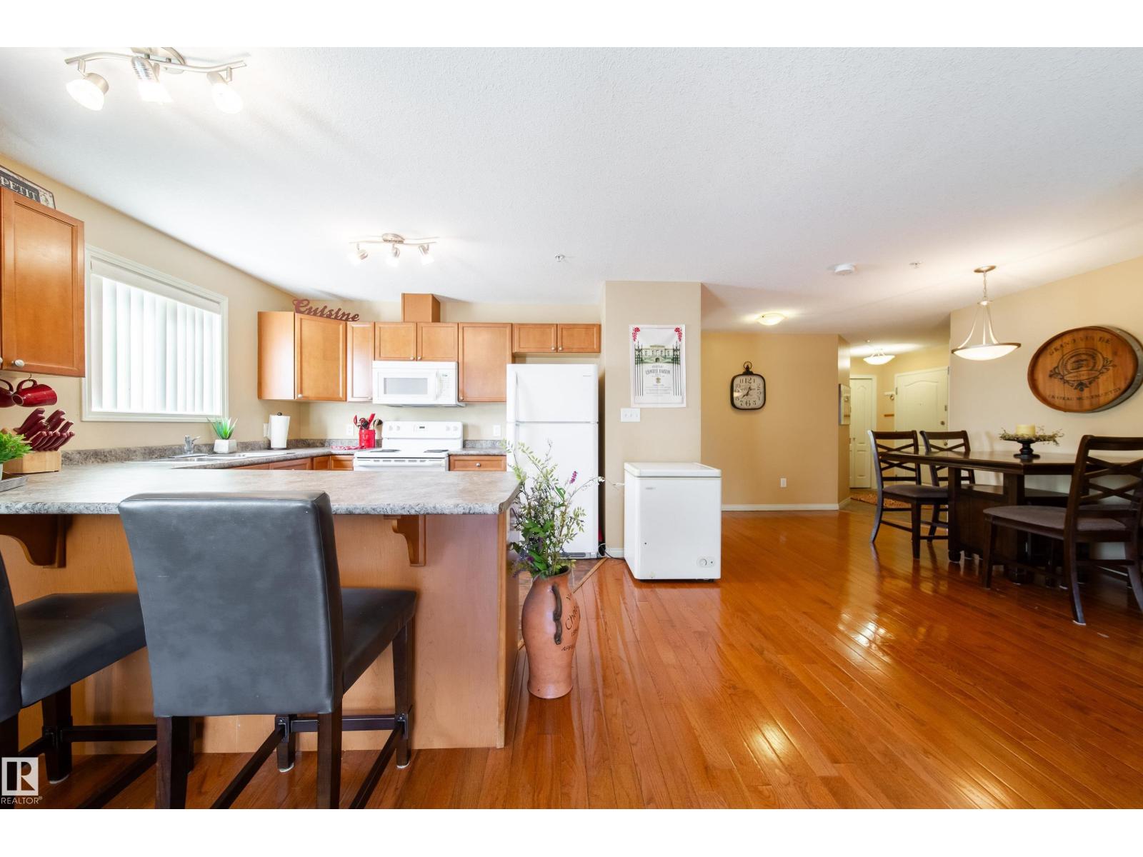 Photo 7 of 302 4903 47 Av, Stony Plain AB