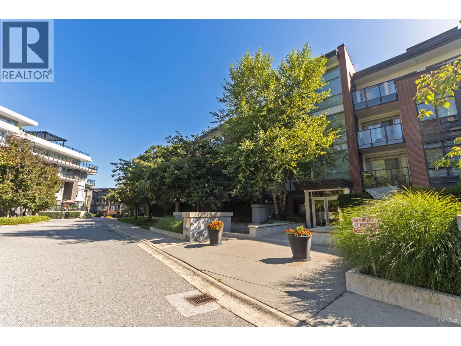 Photo 1 of 118 22 E Royal Avenue, New Westminster BC