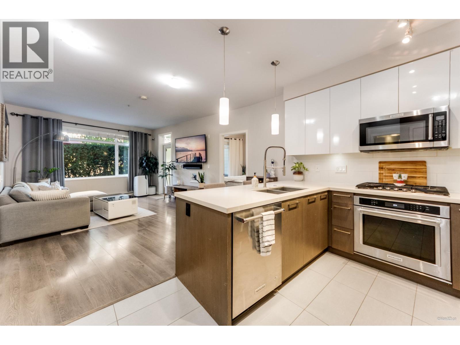 Photo 2 of 118 22 E Royal Avenue, New Westminster BC