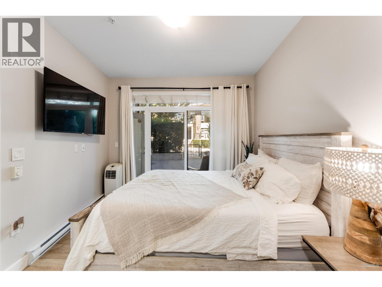 Photo 13 of 118 22 E Royal Avenue, New Westminster BC