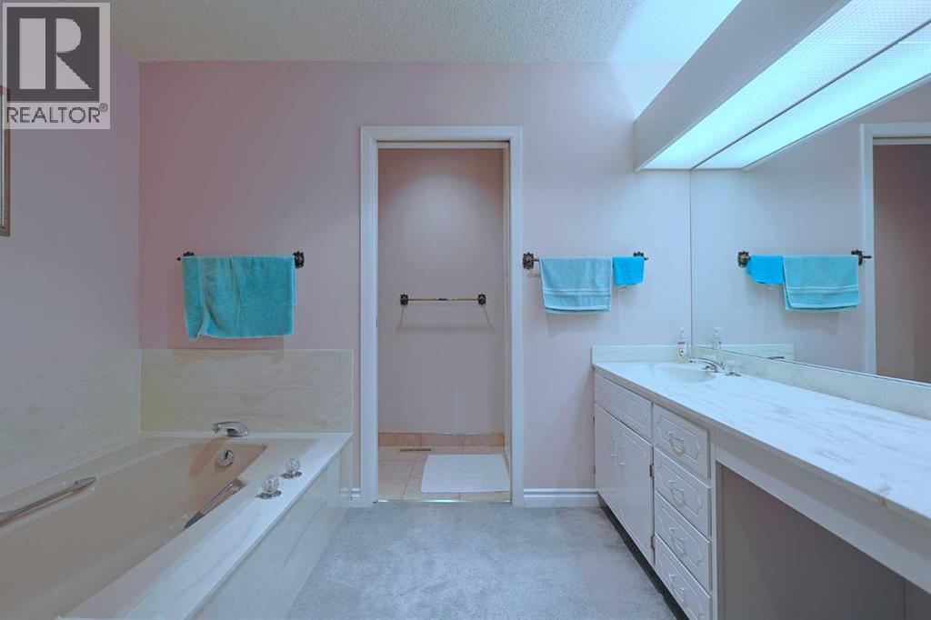 Photo 27 of 18 1901 Varsity Estates Drive Nw, Calgary AB