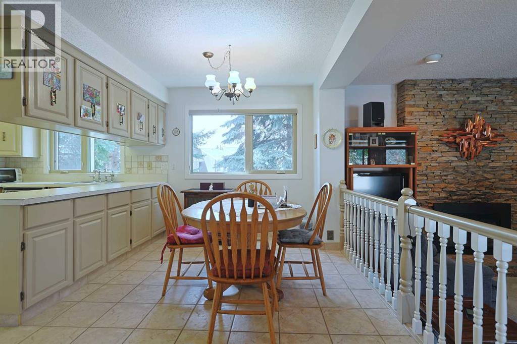 Photo 17 of 18 1901 Varsity Estates Drive Nw, Calgary AB