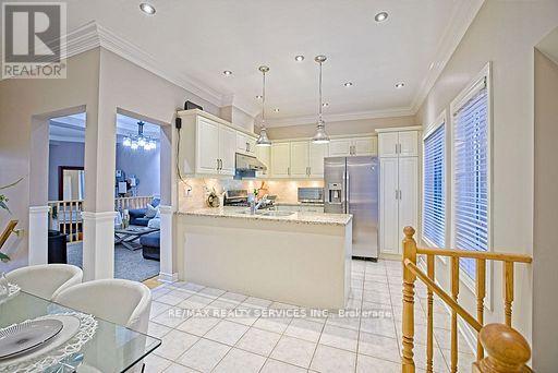 Photo 15 of 3540 Eglinton Avenue W, Mississauga ON