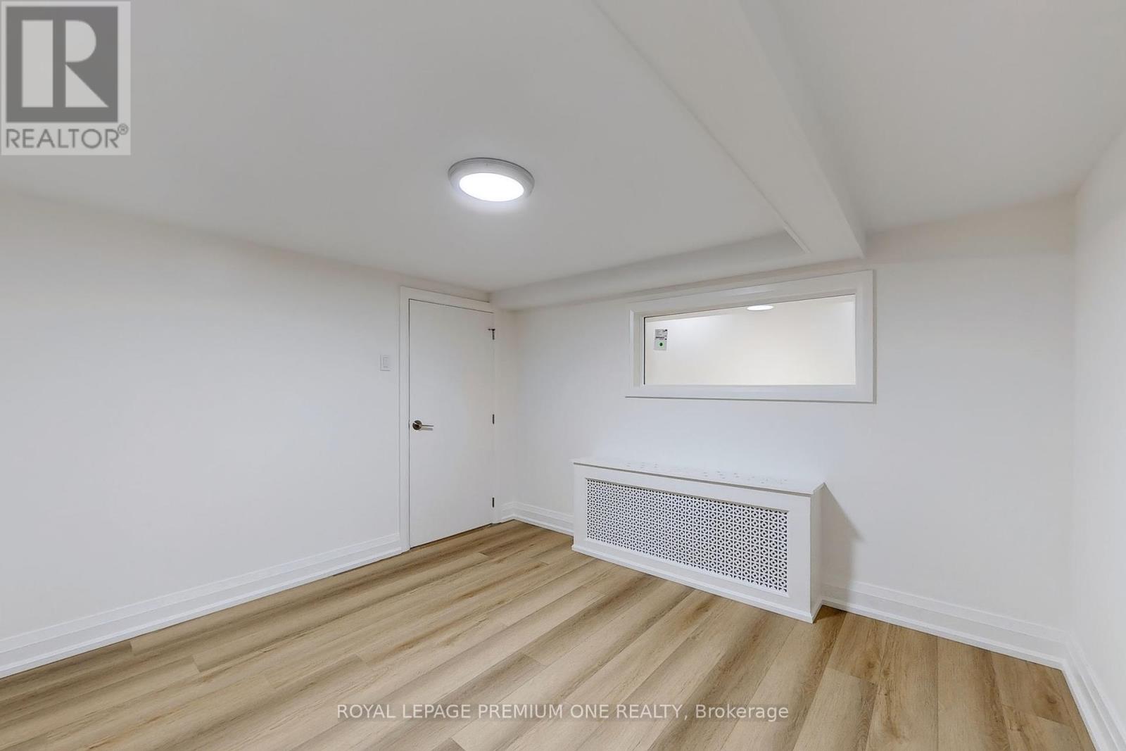 Photo 17 of 106 Cameron Avenue, Toronto ON