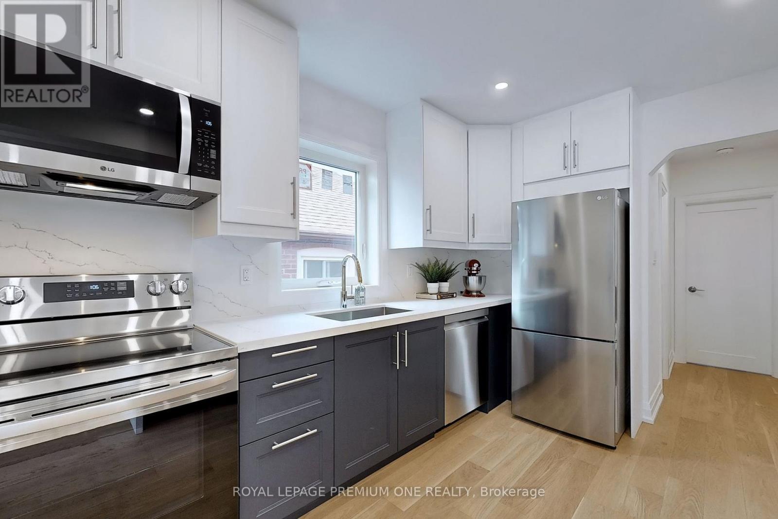 Photo 14 of 106 Cameron Avenue, Toronto ON