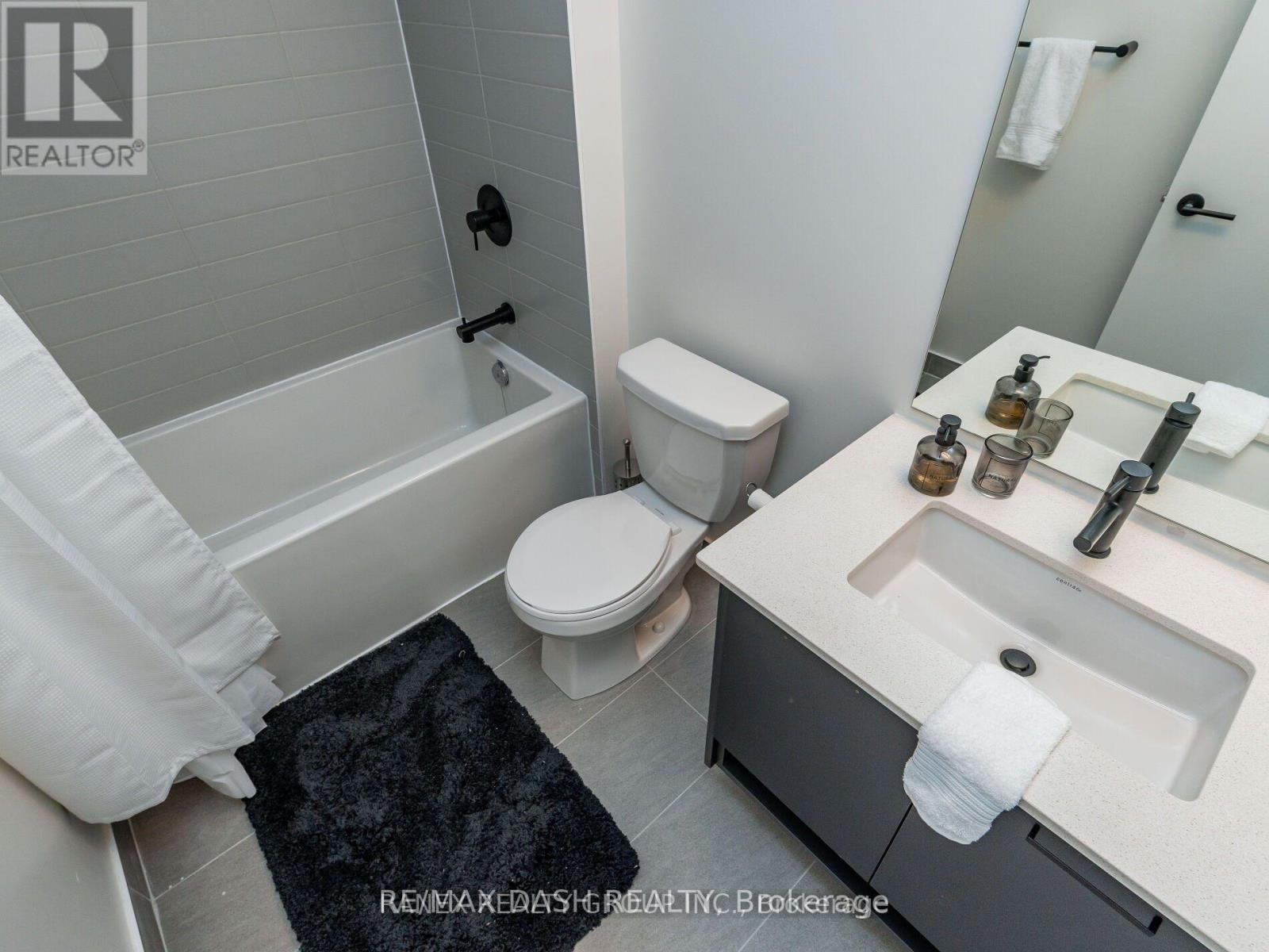 Photo 13 of 723 2300 St Clair Avenue W, Toronto ON
