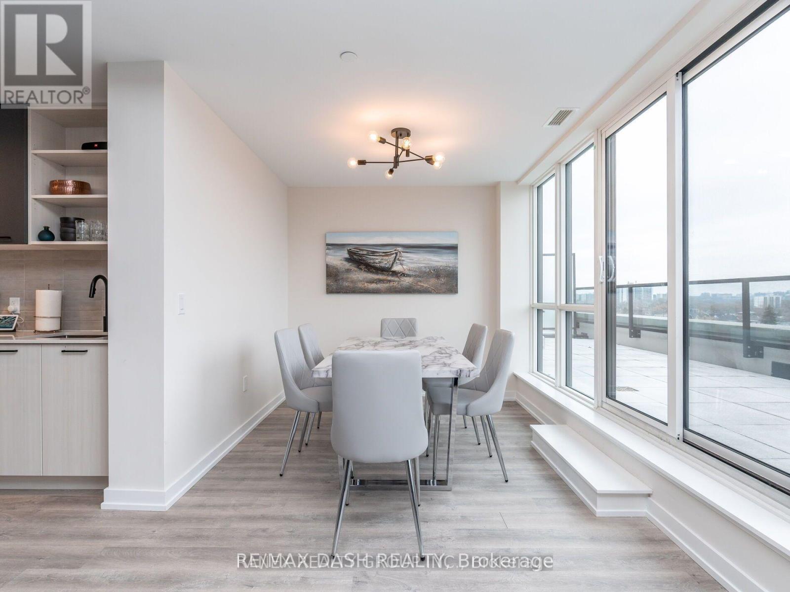 Photo 19 of 723 2300 St Clair Avenue W, Toronto ON