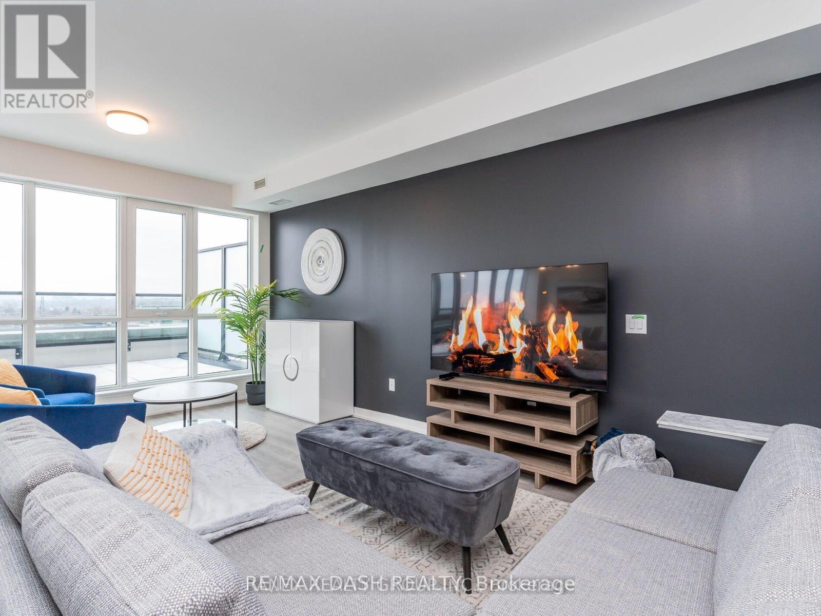 Photo 18 of 723 2300 St Clair Avenue W, Toronto ON