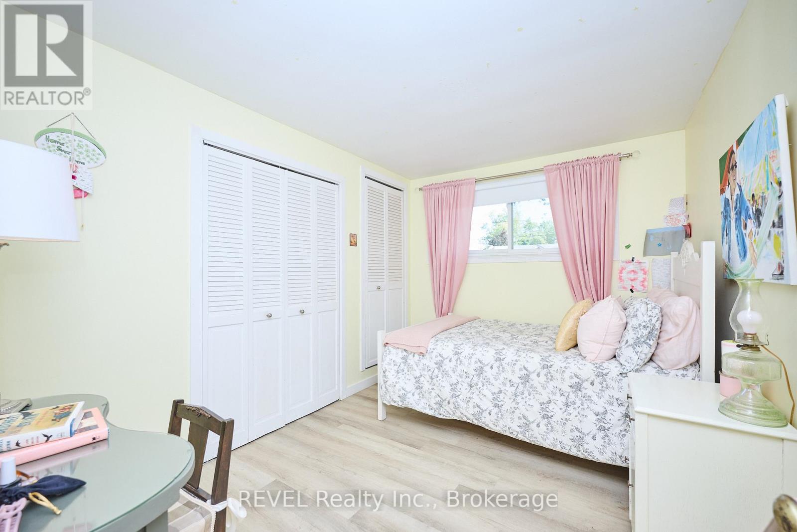 Photo 8 of 88 Haun Road, Fort Erie ON